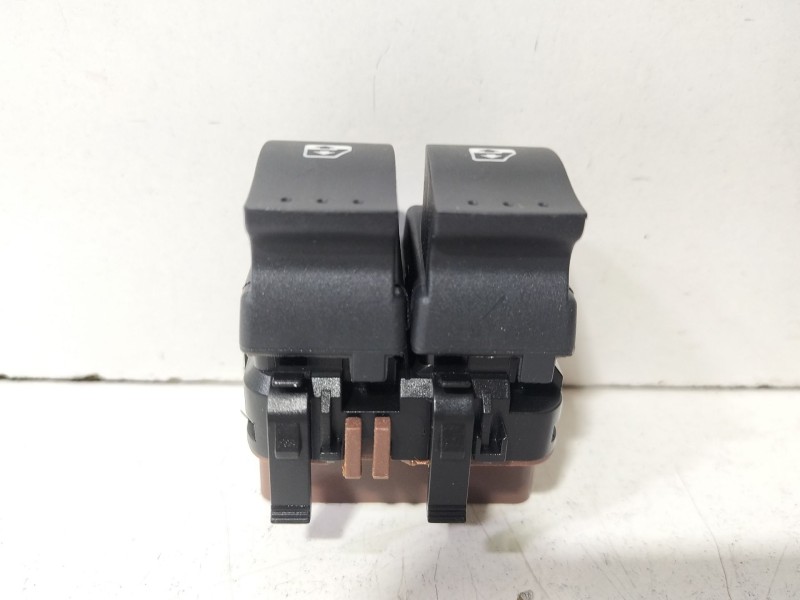 Recambio de mando elevalunas delantero izquierdo para renault scenic ii 1.9 dci diesel referencia OEM IAM Renault Scenic  