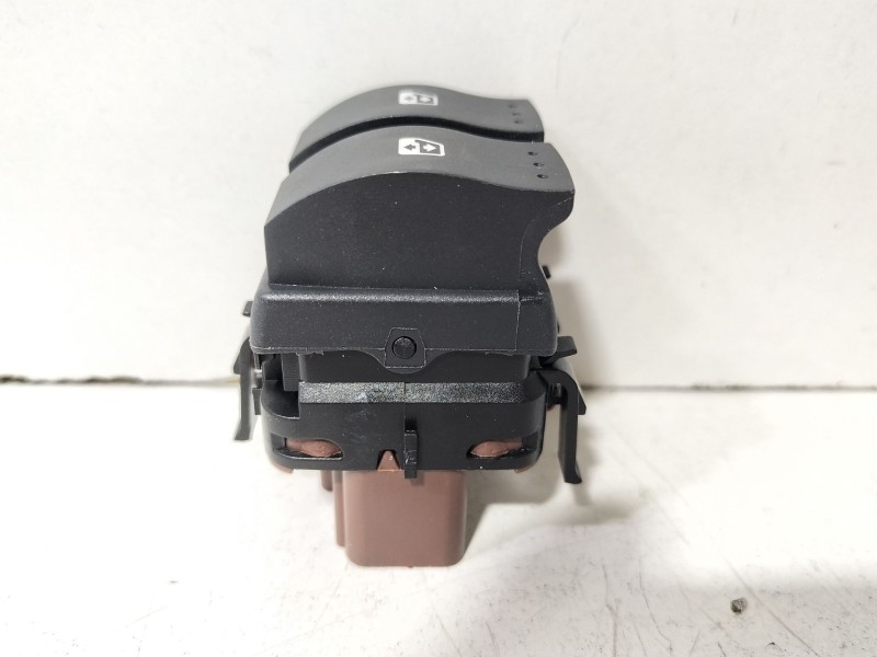 Recambio de mando elevalunas delantero izquierdo para renault scenic ii 1.9 dci diesel referencia OEM IAM Renault Scenic  