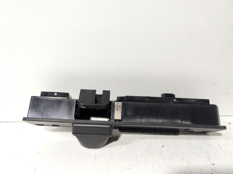 Recambio de maneta porton para ford focus iii 1.6 ti referencia OEM IAM EZC-FR-078  