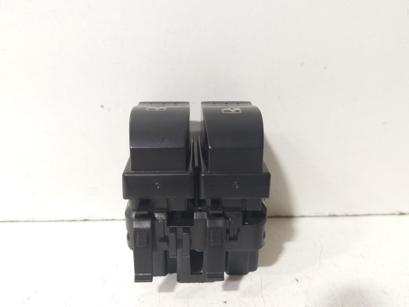 Recambio de mando elevalunas delantero izquierdo para renault trafic caja cerrada (ab 4.01) doble cabina l1h1 2,7t referencia OE
