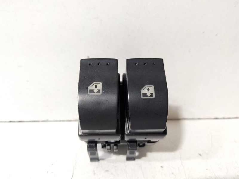 Recambio de mando elevalunas delantero izquierdo para renault trafic caja cerrada (ab 4.01) doble cabina l1h1 2,7t referencia OE