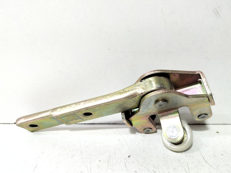 Recambio de soporte / guia puerta corredera para mercedes-benz vito (w638) caja cerrada 110 cdi  (638.094) referencia OEM IAM 63