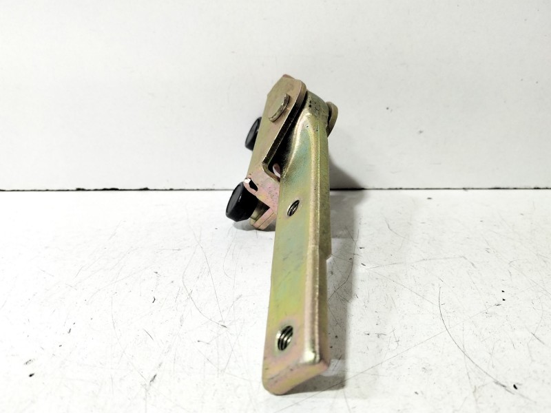 Recambio de soporte / guia puerta corredera para mercedes-benz vito (w638) caja cerrada 110 cdi  (638.094) referencia OEM IAM 63