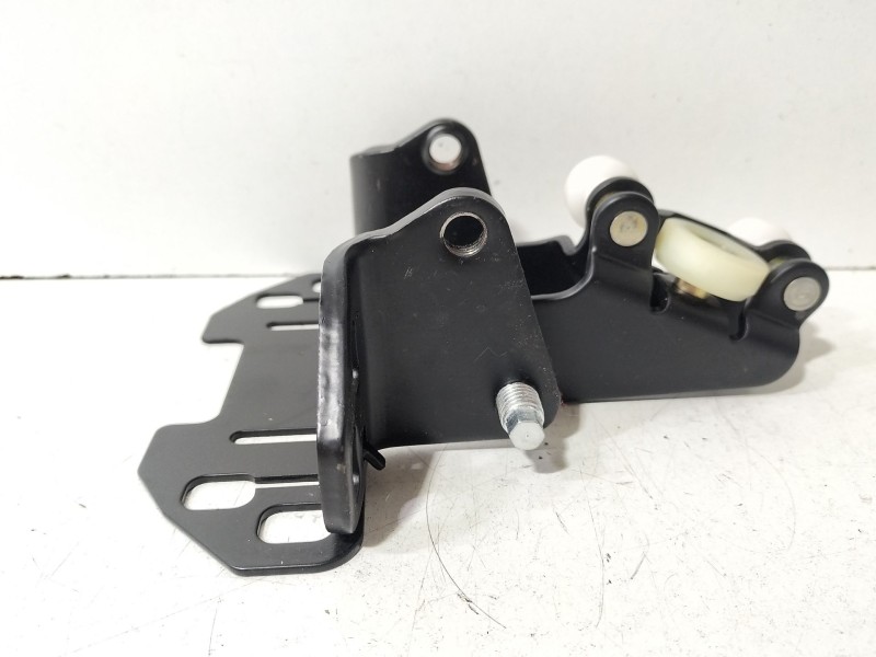 Recambio de soporte / guia puerta corredera para mercedes-benz sprinter 02.00  caja abierta 216 cdi (902.611-612) referencia OEM