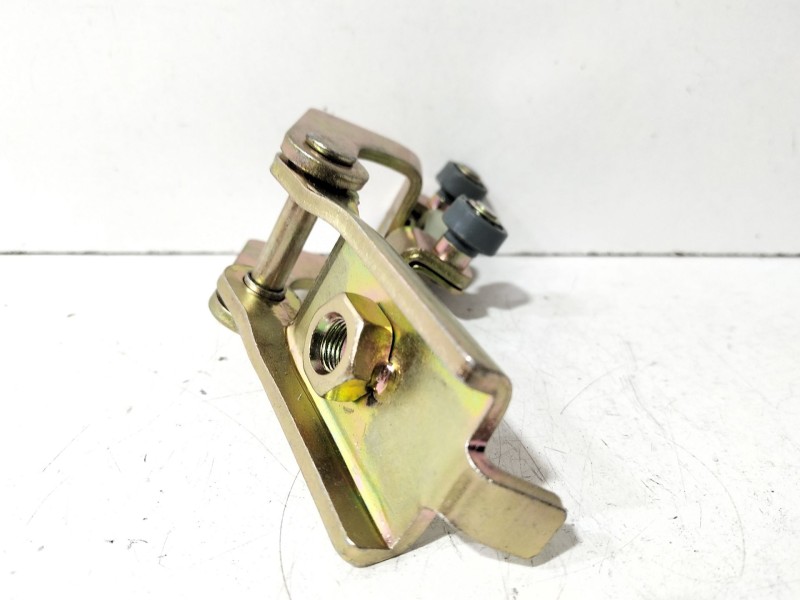 Recambio de soporte / guia puerta corredera para mercedes-benz sprinter (w901,w903) combi 312 d (903.471-472) referencia OEM IAM