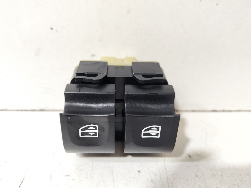 Recambio de mando elevalunas delantero izquierdo para dacia dokker 1.5 dci diesel fap cat referencia OEM IAM Dacia Dokker  