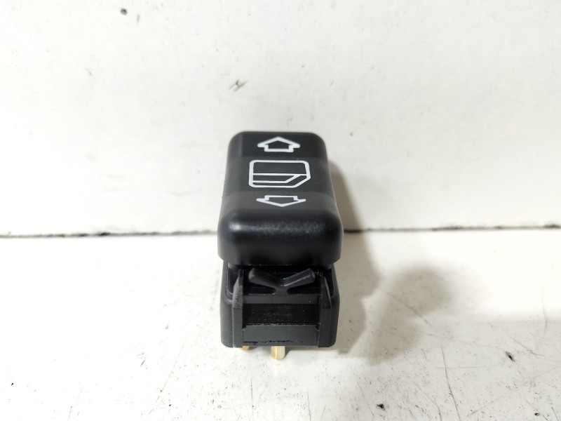 Recambio de mando elevalunas delantero derecho para mercedes-benz clase e (w124) berlina 3.0 diesel referencia OEM IAM A12482046