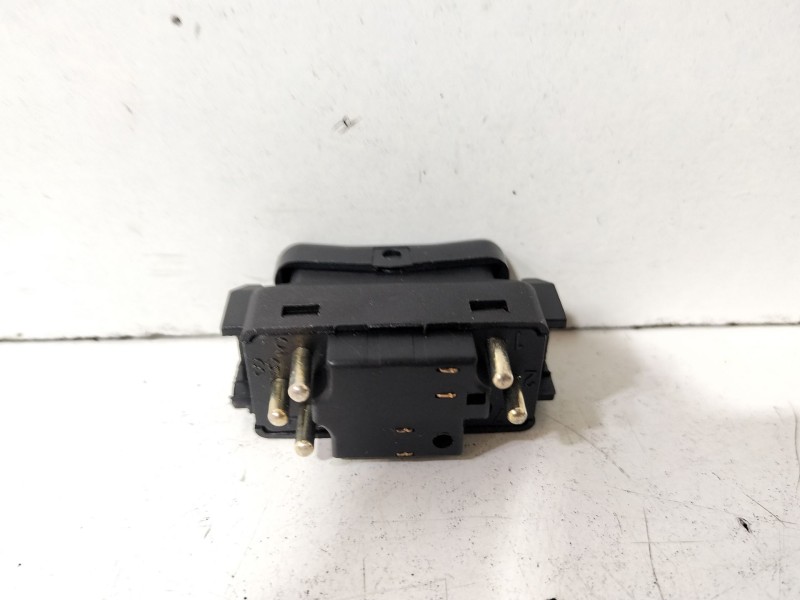 Recambio de mando elevalunas delantero derecho para mercedes-benz clase e (w124) berlina 3.0 diesel referencia OEM IAM A12482046