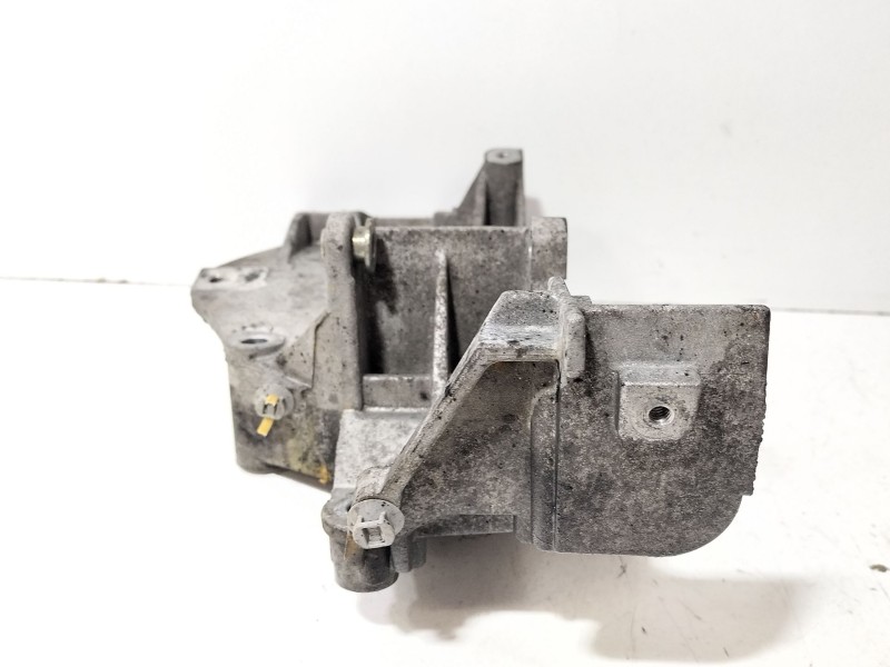 Recambio de soporte alternador para alfa romeo 159 (939_) 1.9 jtdm 16v (939axc1b, 939axc12) referencia OEM IAM 55197248  