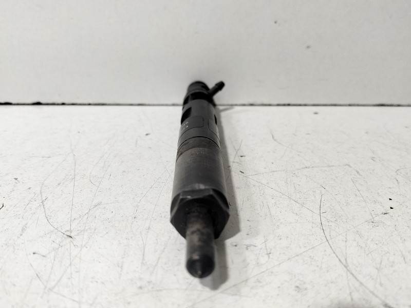 Recambio de inyector para renault clio ii fase ii (b/cb0) 1.5 dci diesel referencia OEM IAM 8200365186  