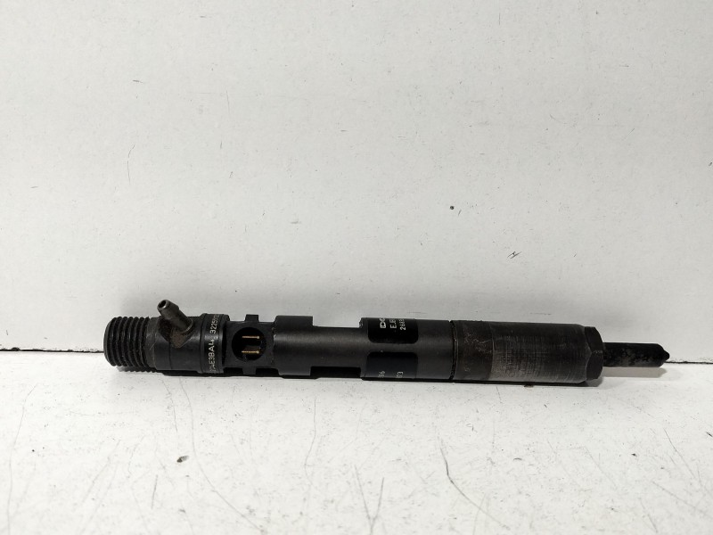 Recambio de inyector para renault clio ii fase ii (b/cb0) 1.5 dci diesel referencia OEM IAM 8200365186  