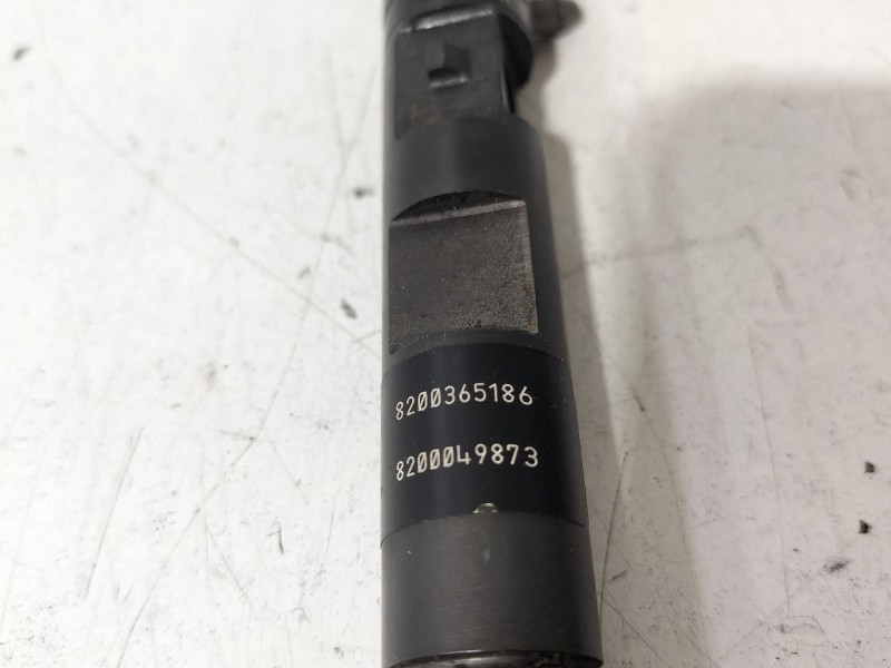 Recambio de inyector para renault clio ii fase ii (b/cb0) 1.5 dci diesel referencia OEM IAM 8200365186  