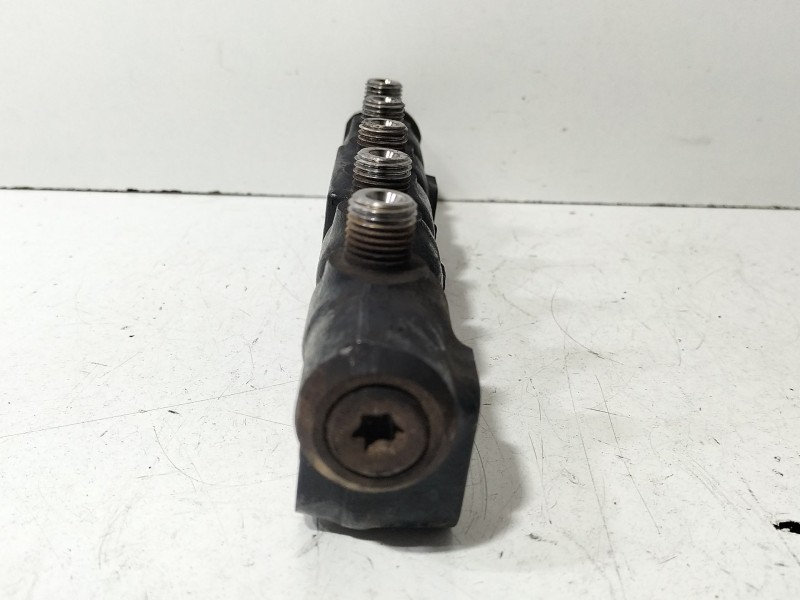 Recambio de rampa inyectora para citroën c4 picasso i monospace (ud_) 1.6 hdi 110 referencia OEM IAM 9654592680  