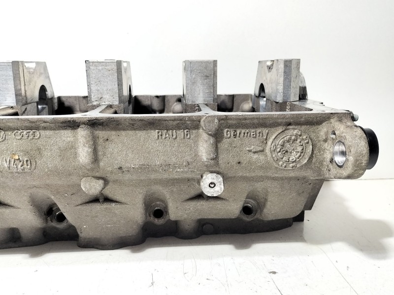 Recambio de culata para seat leon (1p1) 1.9 tdi referencia OEM IAM 038103373R  