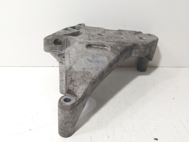 Recambio de soporte motor para seat leon (1p1) 1.9 tdi referencia OEM IAM 03G199207F  