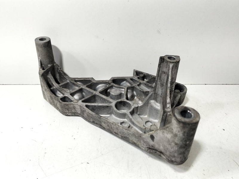 Recambio de soporte motor para seat leon (1p1) 1.9 tdi referencia OEM IAM 03G199207F  