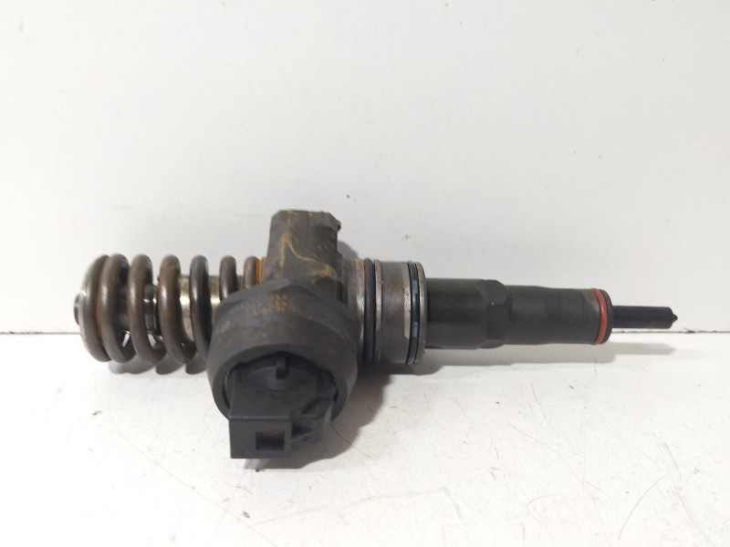 Recambio de inyector para seat leon (1p1) 1.9 tdi referencia OEM IAM 038130073AG  