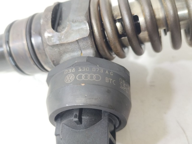Recambio de inyector para seat leon (1p1) 1.9 tdi referencia OEM IAM 038130073AG  