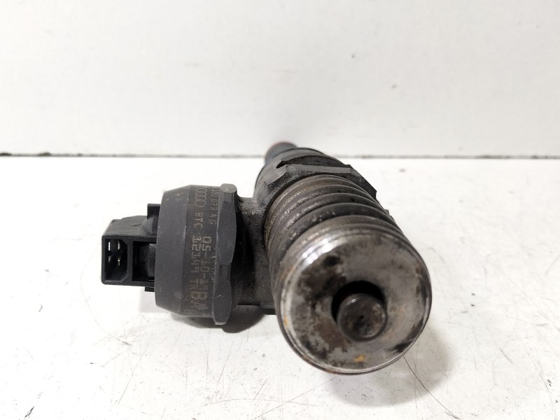 Recambio de inyector para seat leon (1p1) 1.9 tdi referencia OEM IAM 038130073AG  