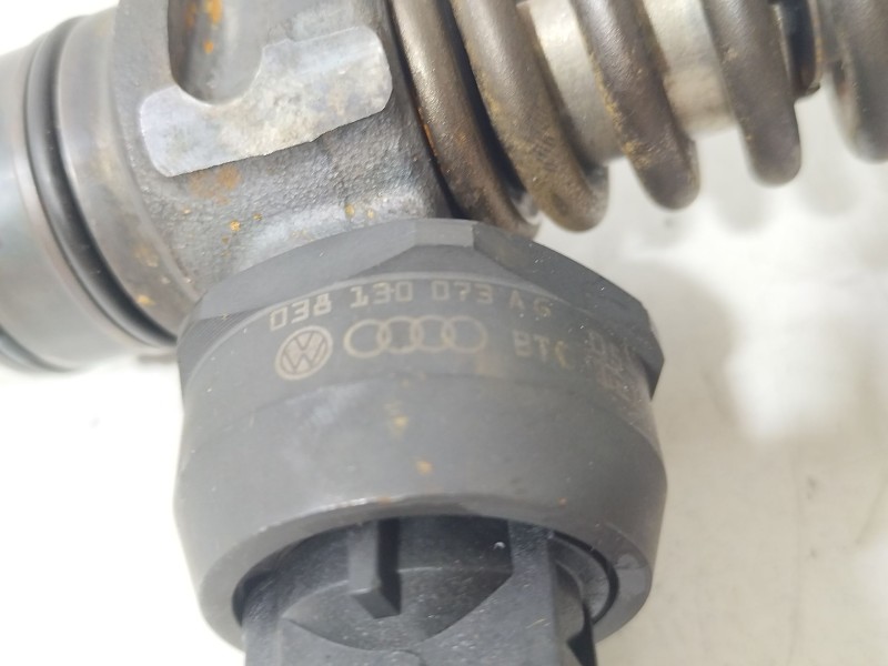 Recambio de inyector para seat leon (1p1) 1.9 tdi referencia OEM IAM 038130073AG  