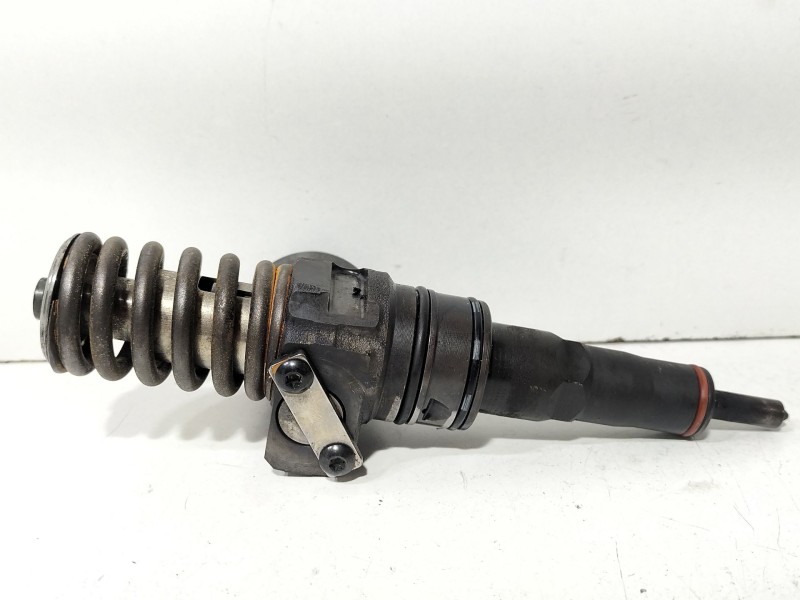 Recambio de inyector para seat leon (1p1) 1.9 tdi referencia OEM IAM 038130073AG  