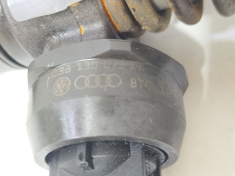Recambio de inyector para seat leon (1p1) 1.9 tdi referencia OEM IAM 038130073AG  