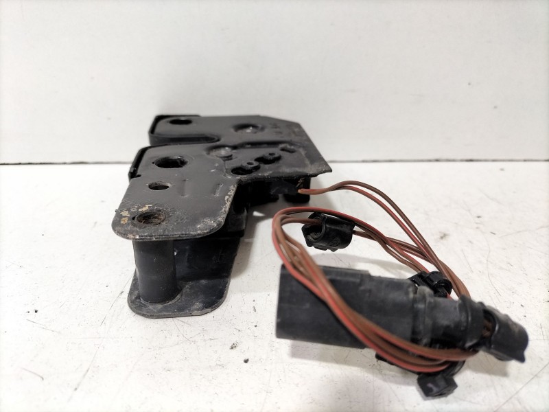 Recambio de cerradura capot para seat toledo iii (5p2) 2.0 tdi referencia OEM IAM 5P1323509B  