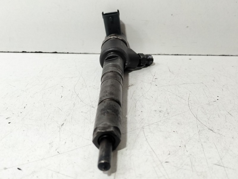 Recambio de inyector para fiat grande punto (199) 1.3 16v multijet active (55kw) referencia OEM IAM 0445110183  