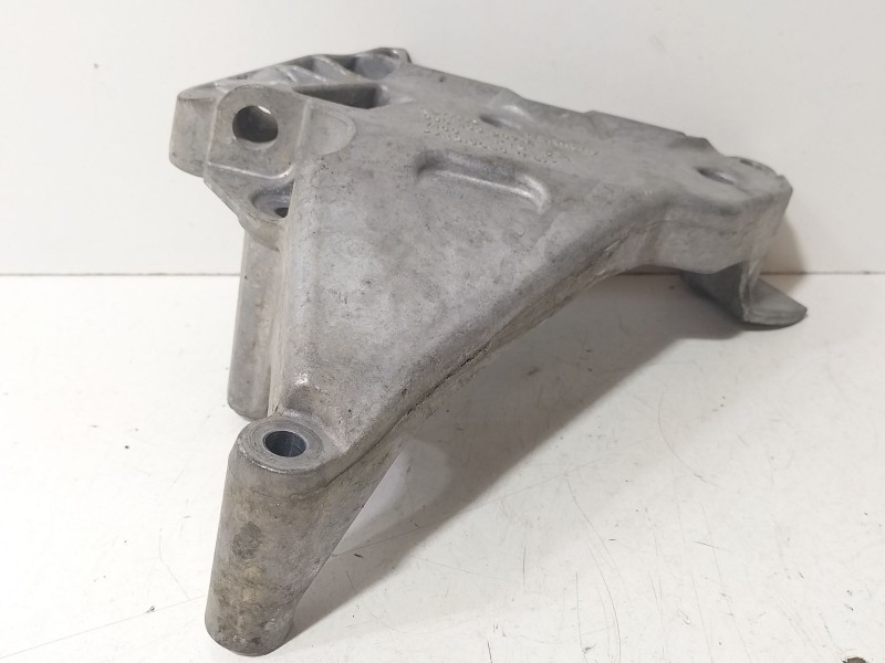 Recambio de soporte motor para seat toledo iii (5p2) 2.0 tdi referencia OEM IAM 03G199207E  