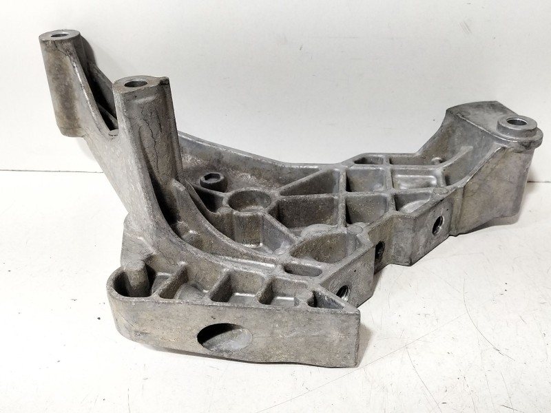 Recambio de soporte motor para seat toledo iii (5p2) 2.0 tdi referencia OEM IAM 03G199207E  