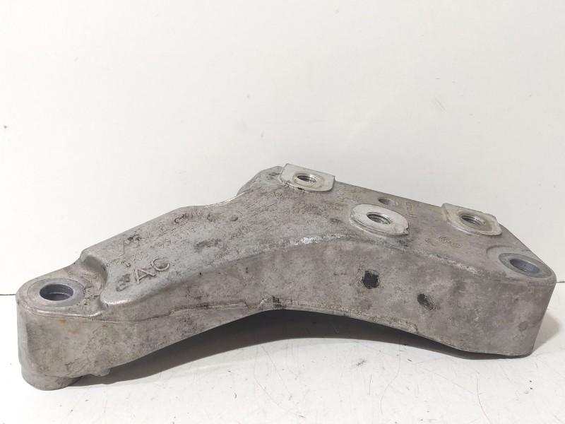 Recambio de soporte motor para seat toledo iii (5p2) 2.0 tdi referencia OEM IAM 1K0199117  