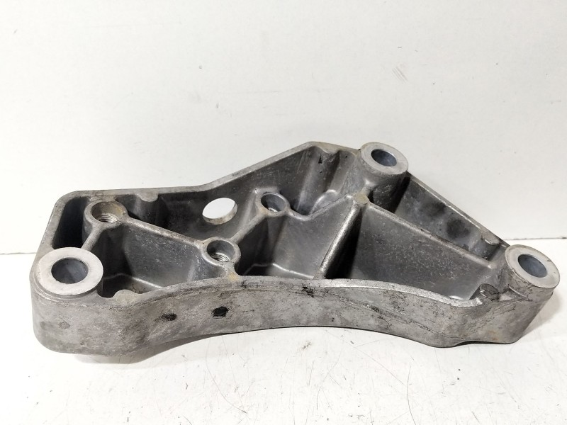 Recambio de soporte motor para seat toledo iii (5p2) 2.0 tdi referencia OEM IAM 1K0199117  