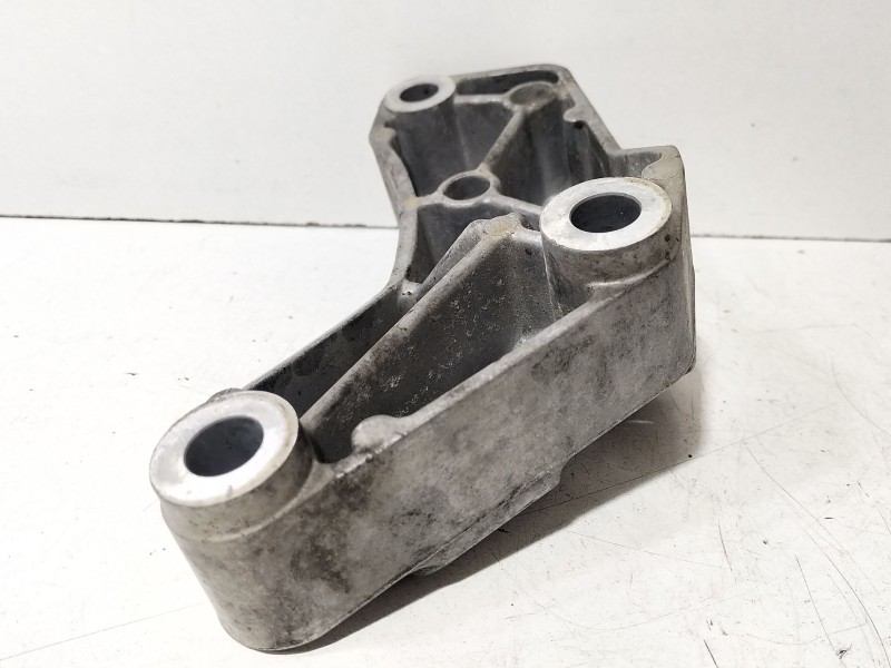 Recambio de soporte motor para seat toledo iii (5p2) 2.0 tdi referencia OEM IAM 1K0199117  
