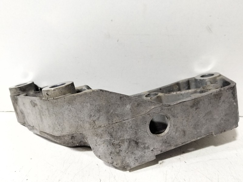 Recambio de soporte motor para seat toledo iii (5p2) 2.0 tdi referencia OEM IAM 1K0199117  