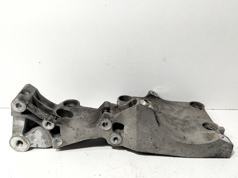 Recambio de soporte alternador para seat toledo iii (5p2) 2.0 tdi referencia OEM IAM 03G903143F  