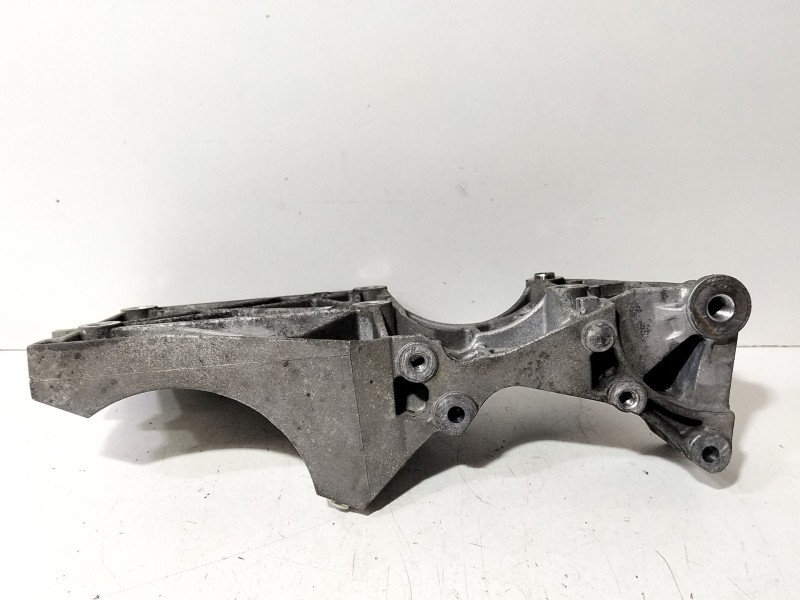 Recambio de soporte alternador para seat toledo iii (5p2) 2.0 tdi referencia OEM IAM 03G903143F  