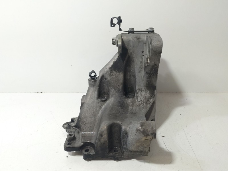 Recambio de soporte bomba inyeccion para alfa romeo 159 (939_) 1.9 jtdm 16v (939axc1b, 939axc12) referencia OEM IAM 55196092  