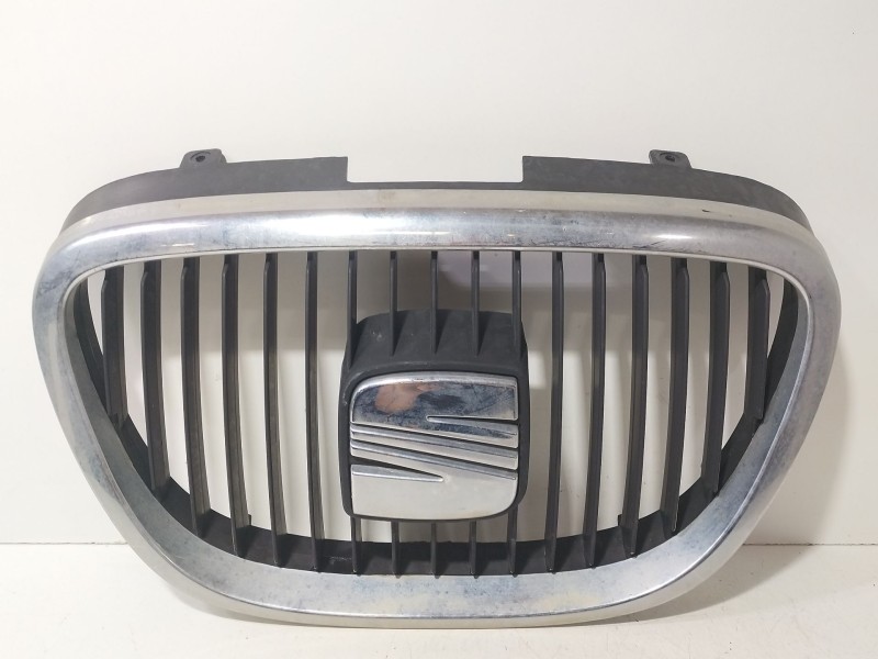 Recambio de rejilla paragolpes central para seat toledo iii (5p2) 2.0 tdi referencia OEM IAM 5P085364  