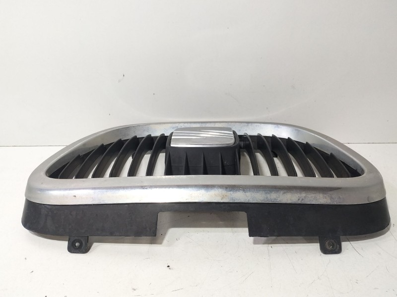 Recambio de rejilla paragolpes central para seat toledo iii (5p2) 2.0 tdi referencia OEM IAM 5P085364  