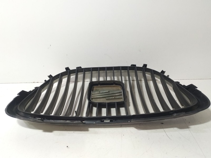 Recambio de rejilla paragolpes central para seat toledo iii (5p2) 2.0 tdi referencia OEM IAM 5P085364  