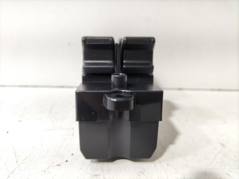 Recambio de mando elevalunas delantero izquierdo para mazda 6 berlina (gg) 2.0 diesel cat referencia OEM IAM BL4E-66-350W1  