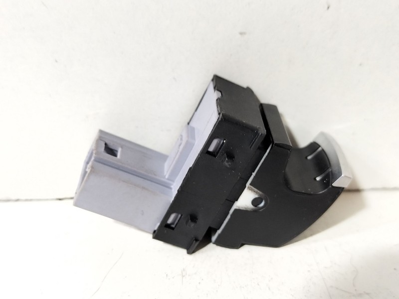 Recambio de mando elevalunas delantero derecho para volkswagen golf vi (5k1) 1.6 tdi referencia OEM IAM Volkswagen Golf VI  