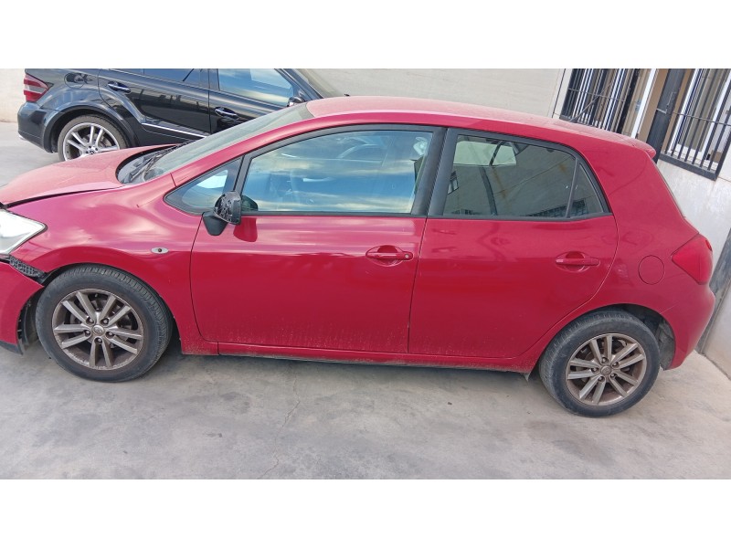 toyota auris (_e15_) del año 2009