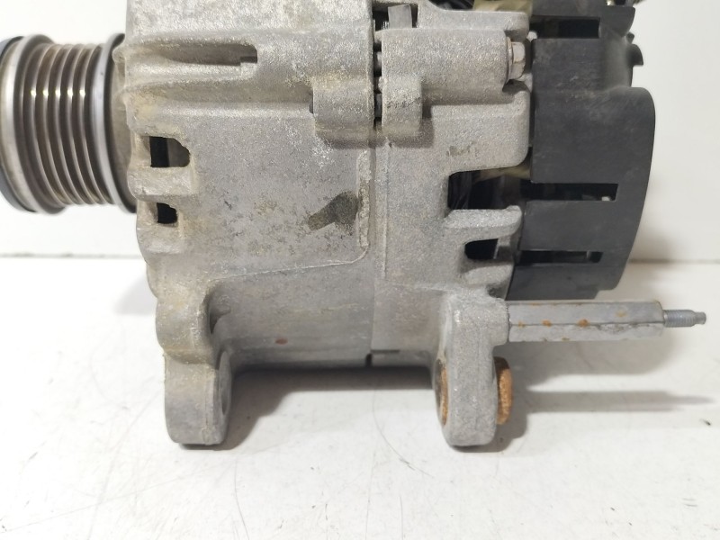 Recambio de alternador para volkswagen tiguan (ad1, ax1) 2.0 tdi referencia OEM IAM 04L903021D  