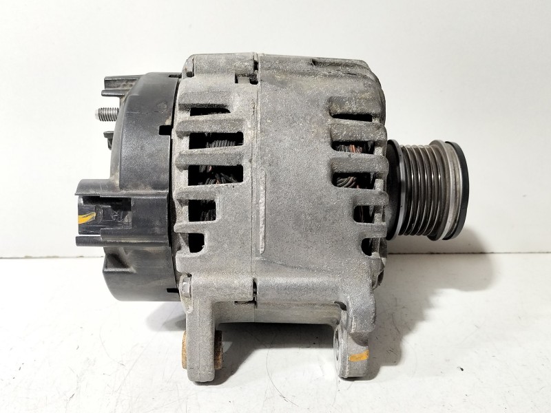 Recambio de alternador para volkswagen tiguan (ad1, ax1) 2.0 tdi referencia OEM IAM 04L903021D  