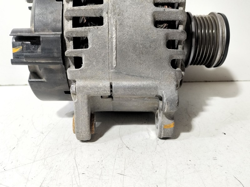 Recambio de alternador para volkswagen tiguan (ad1, ax1) 2.0 tdi referencia OEM IAM 04L903021D  