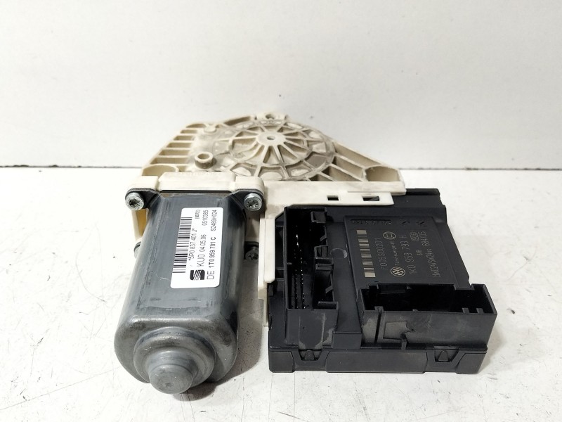 Recambio de motor elevalunas delantero izquierdo para seat toledo iii (5p2) 2.0 tdi referencia OEM IAM 1T0959701C  