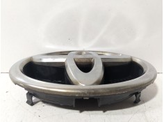Recambio de rejilla paragolpes central para toyota auris (_e15_) 1.4 d-4d (nde150_) referencia OEM IAM 7531102140   2