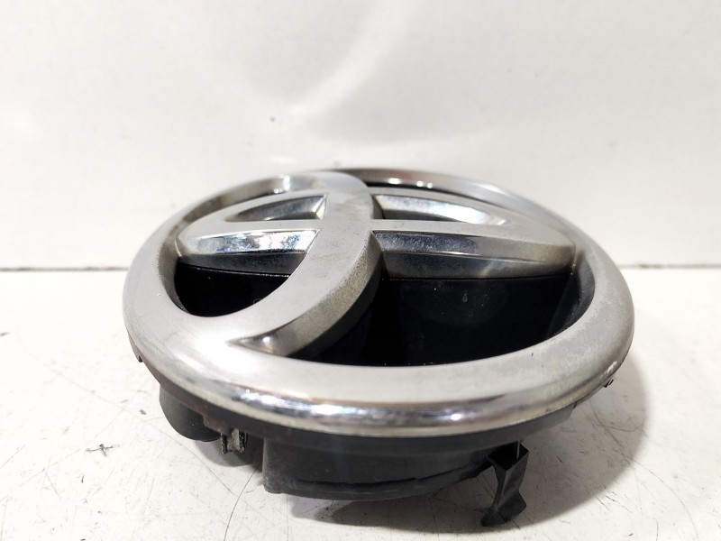 Recambio de rejilla paragolpes central para toyota auris (_e15_) 1.4 d-4d (nde150_) referencia OEM IAM 7531102140  