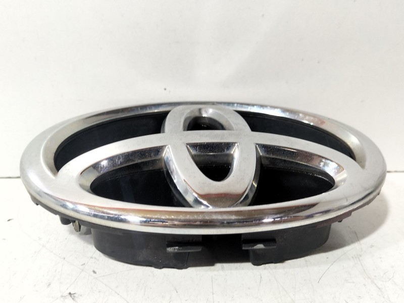 Recambio de rejilla paragolpes central para toyota auris (_e15_) 1.4 d-4d (nde150_) referencia OEM IAM 7531102140  